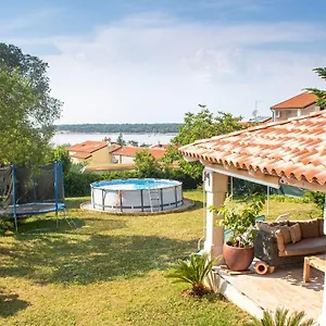 chiara-white-garden-apartment.in-istria.net/